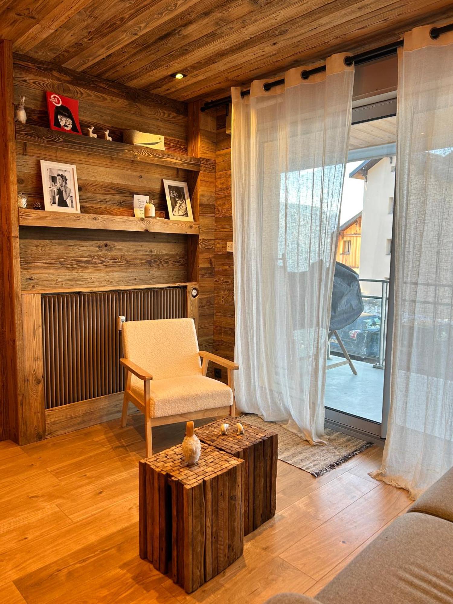 Le Majestic 2 Skis Aux Pied Apartment *