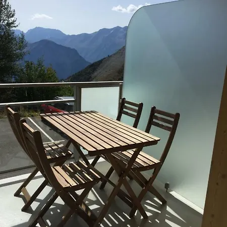Alpe D'Huez Le Majestic 2 Skis Aux Pied Exterior foto