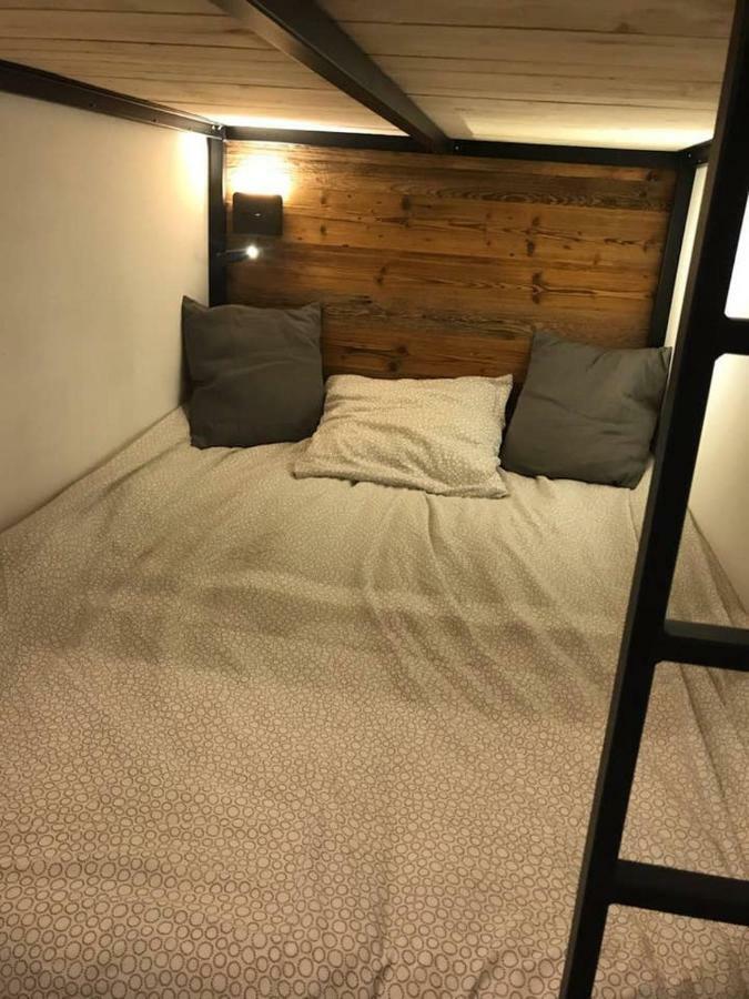 Le Majestic 2 Skis Aux Pied